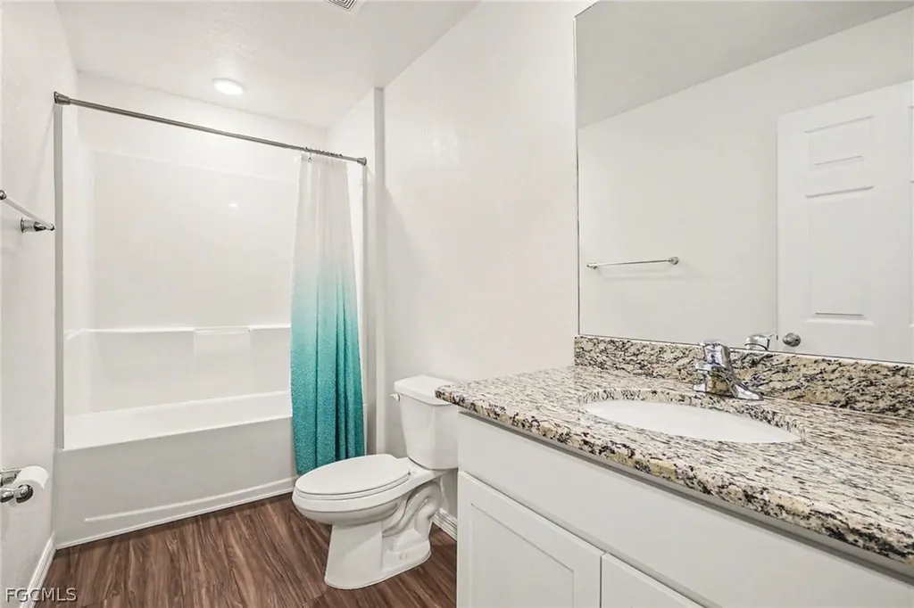 318 NW 4th Street Cape Coral FL 33993