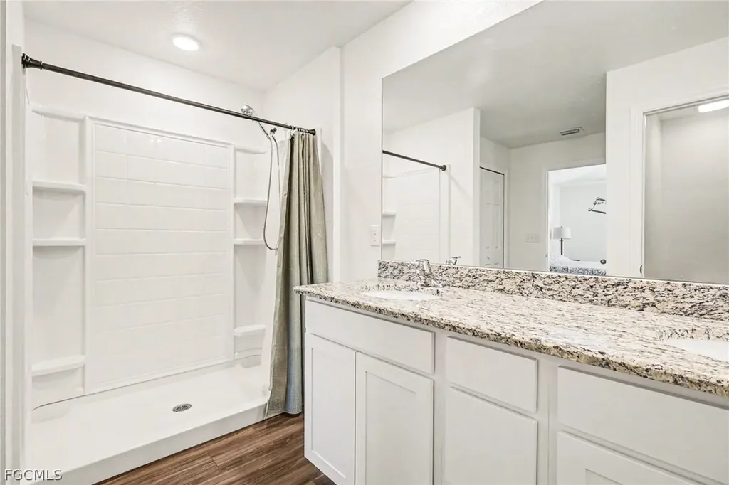318 NW 4th Street Cape Coral FL 33993