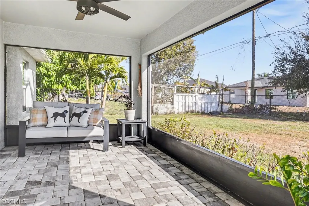 318 NW 4th Street Cape Coral FL 33993