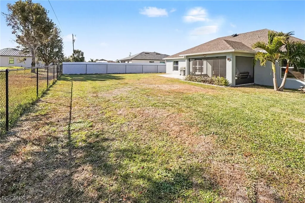 318 NW 4th Street Cape Coral FL 33993