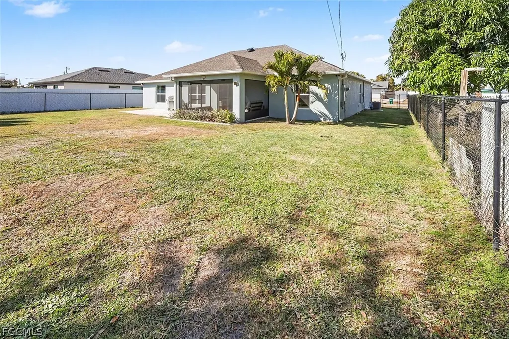 318 NW 4th Street Cape Coral FL 33993