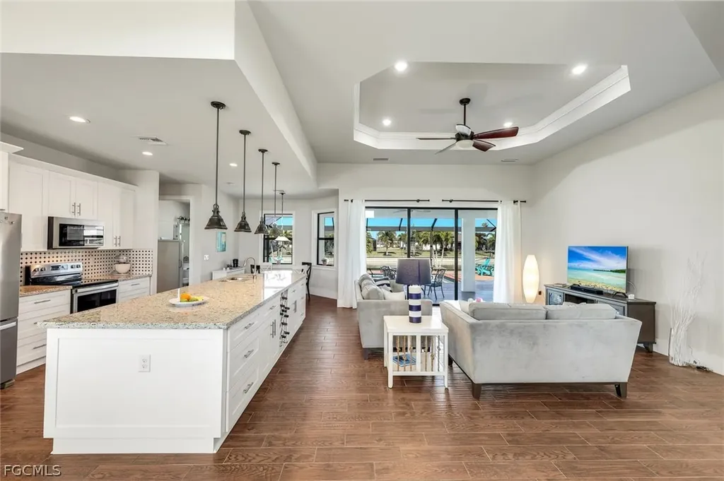 237 SW 21st Street Cape Coral FL 33991