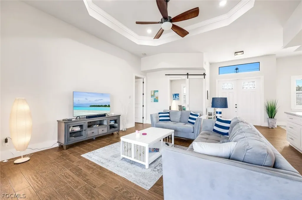 237 SW 21st Street Cape Coral FL 33991