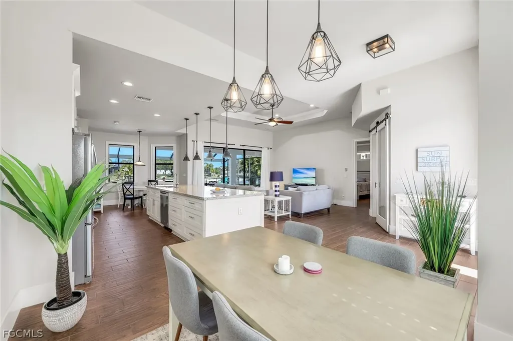 237 SW 21st Street Cape Coral FL 33991