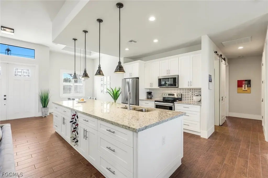 237 SW 21st Street Cape Coral FL 33991