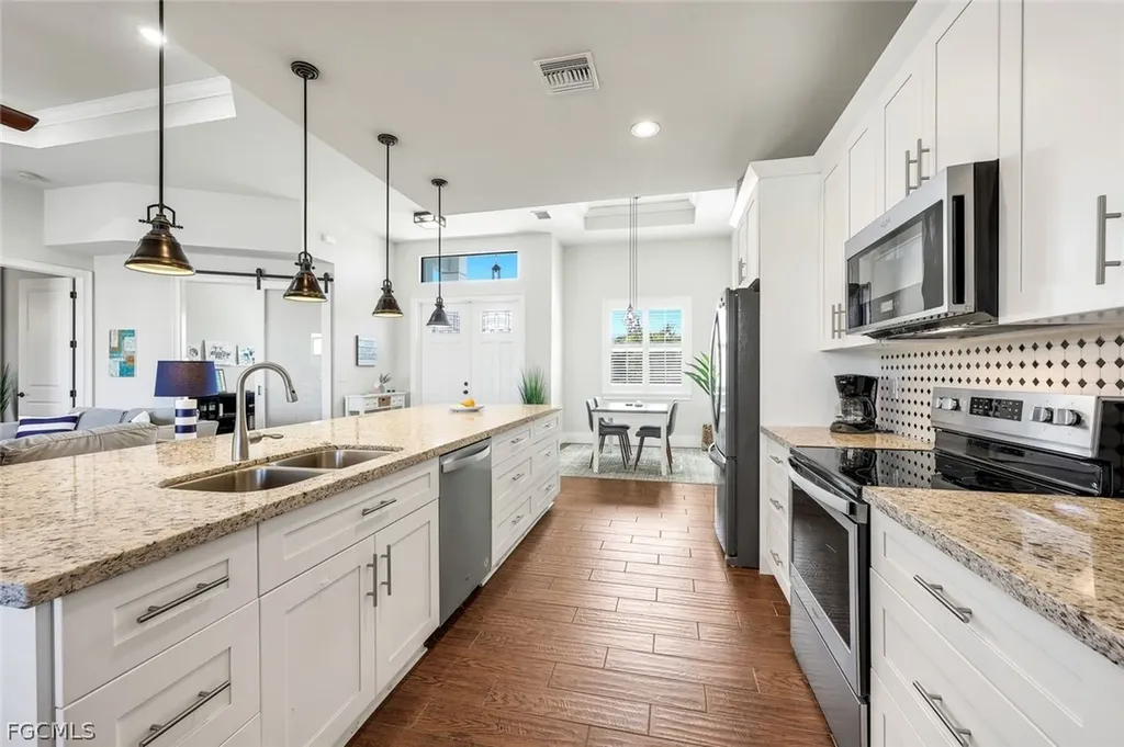 237 SW 21st Street Cape Coral FL 33991