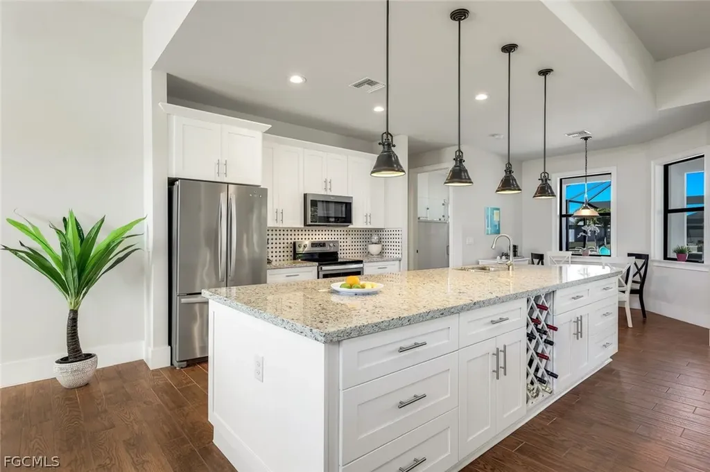 237 SW 21st Street Cape Coral FL 33991