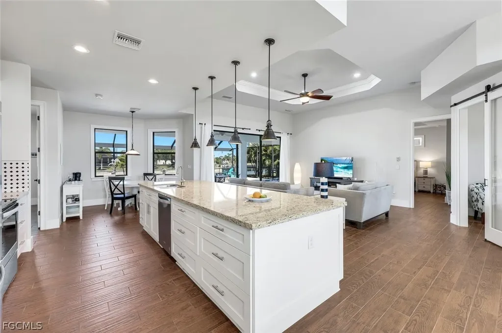 237 SW 21st Street Cape Coral FL 33991