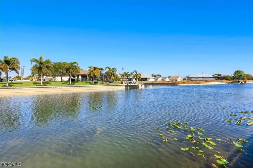 237 SW 21st Street Cape Coral FL 33991