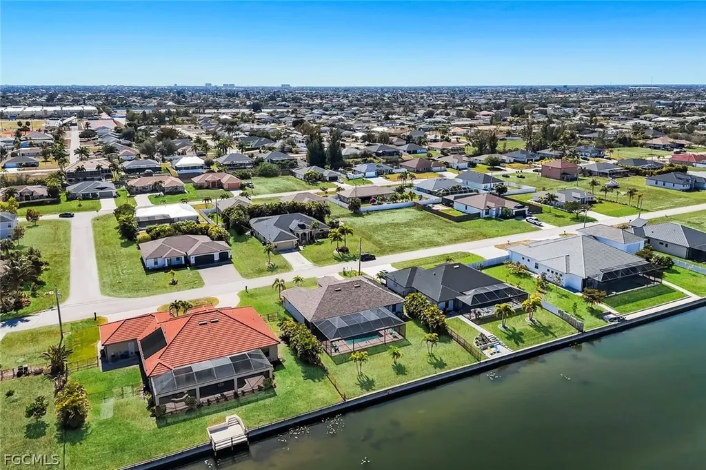 237 SW 21st Street Cape Coral FL 33991