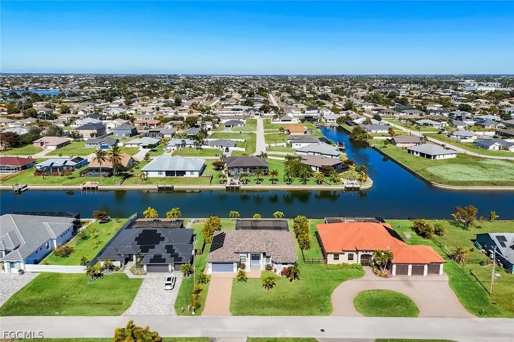 237 SW 21st Street Cape Coral FL 33991