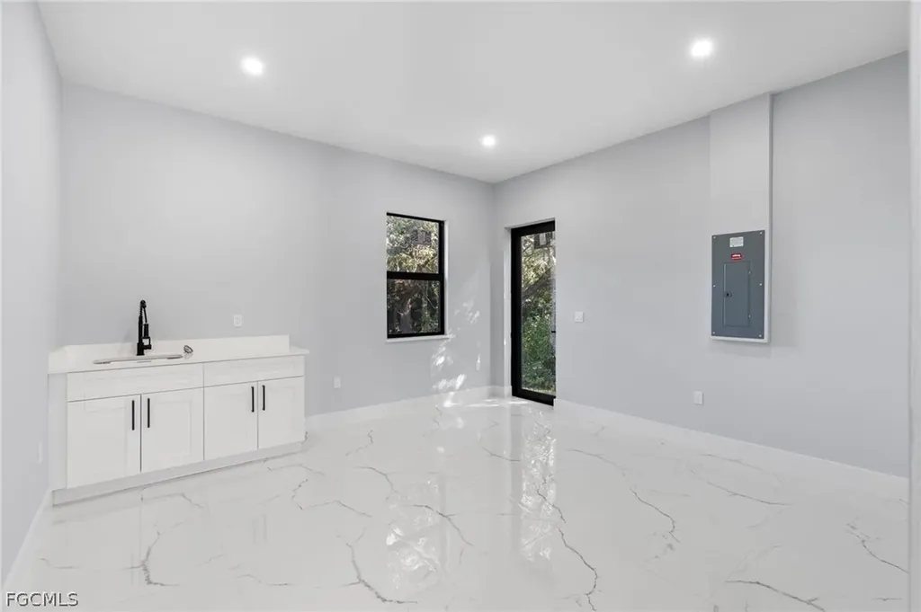 3501 E 10th Street Lehigh Acres FL 33972