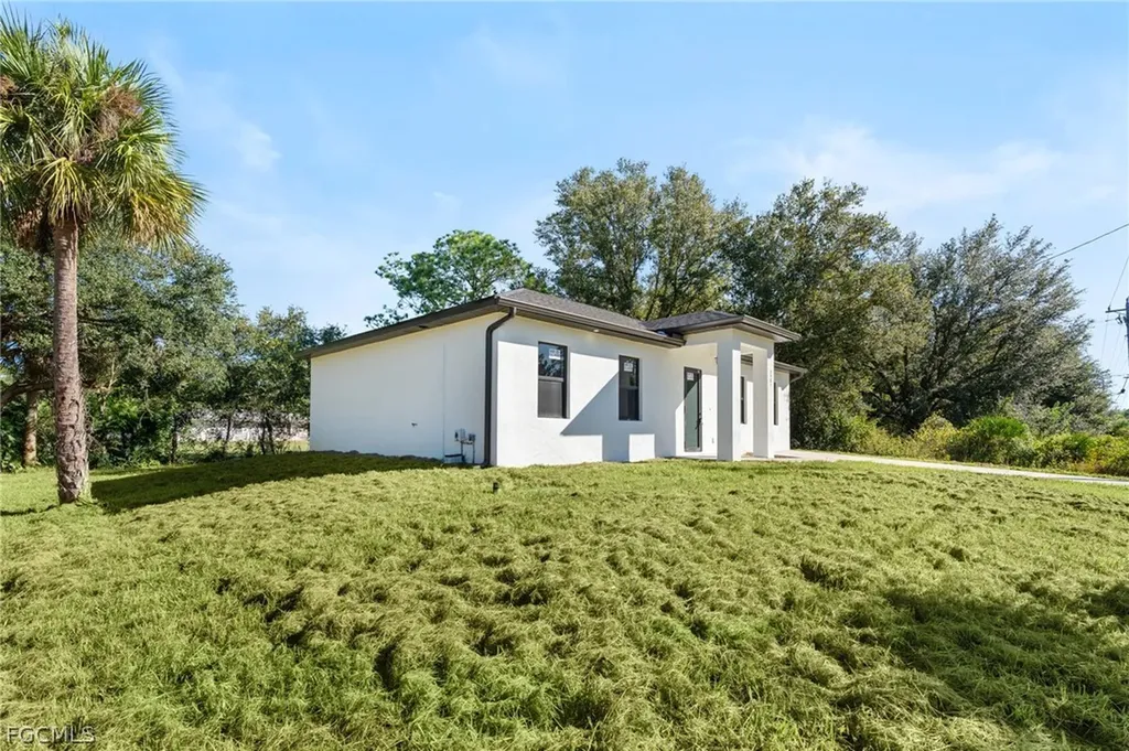 3501 E 10th Street Lehigh Acres FL 33972