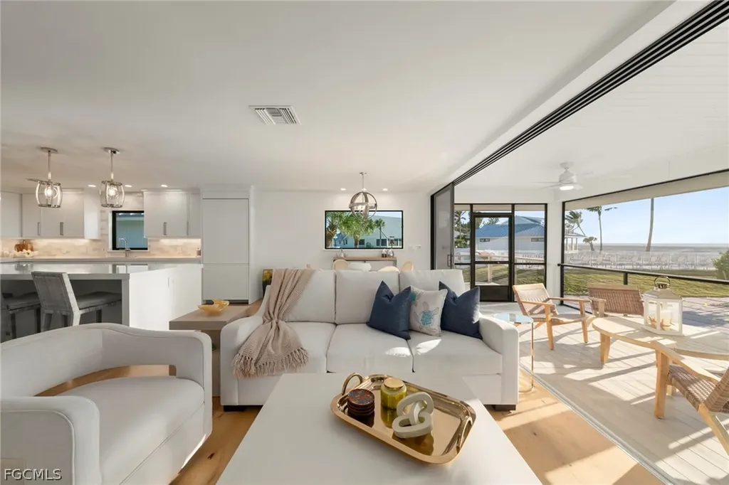 Captiva FL, 25 Beach Homes