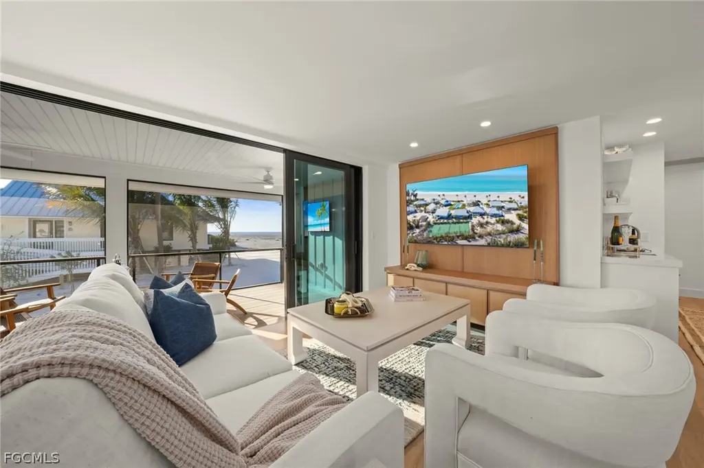 25 Beach Homes Captiva FL 33924