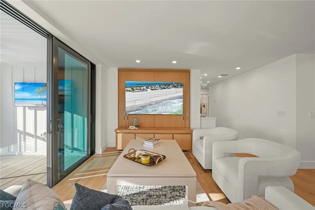 25 Beach Homes Captiva FL 33924