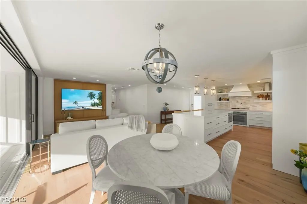 25 Beach Homes Captiva FL 33924