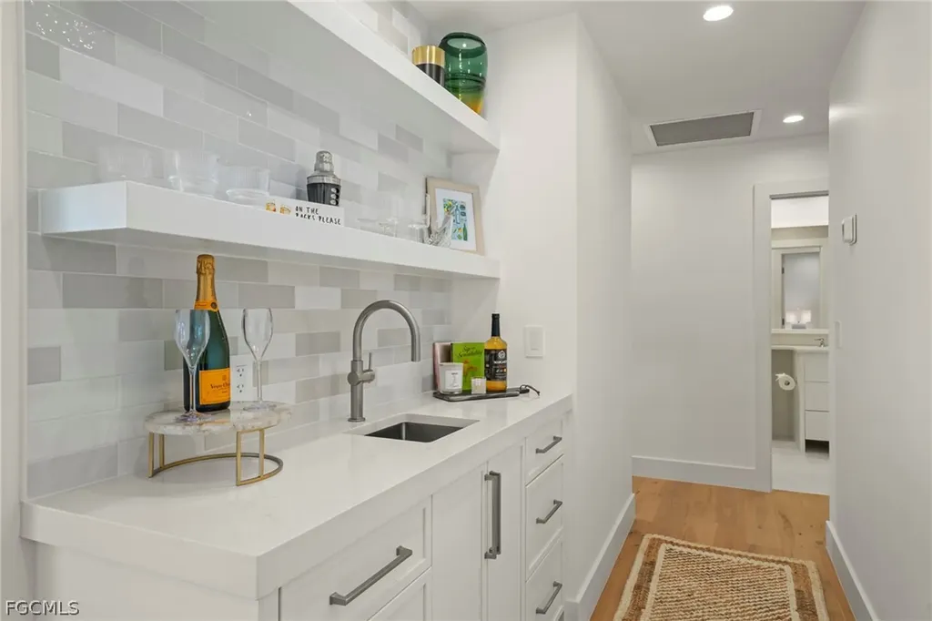 25 Beach Homes Captiva FL 33924