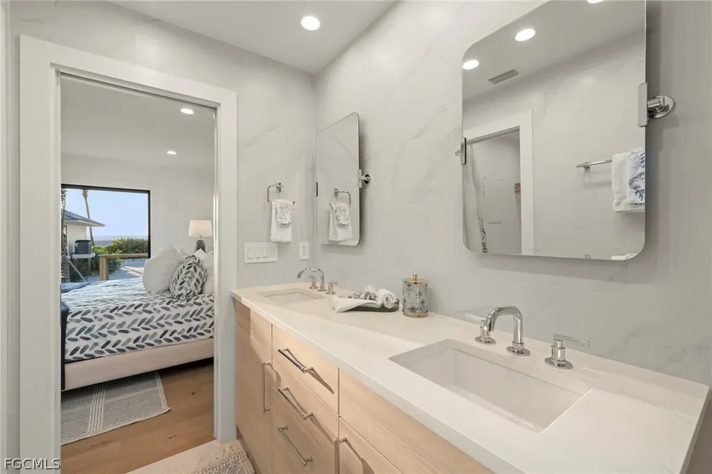 25 Beach Homes Captiva FL 33924