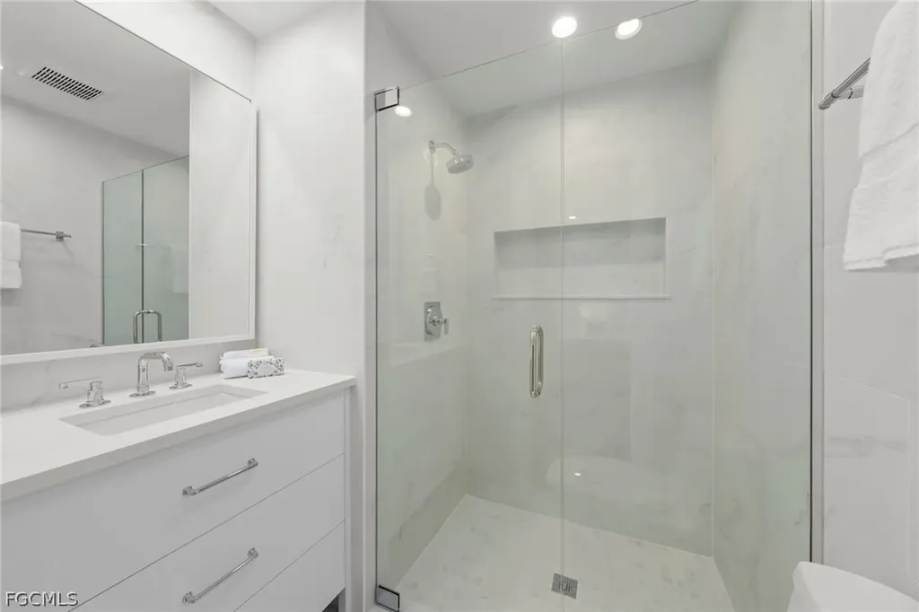 25 Beach Homes Captiva FL 33924