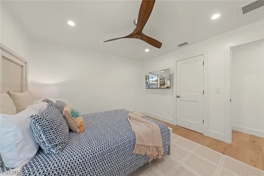 25 Beach Homes Captiva FL 33924