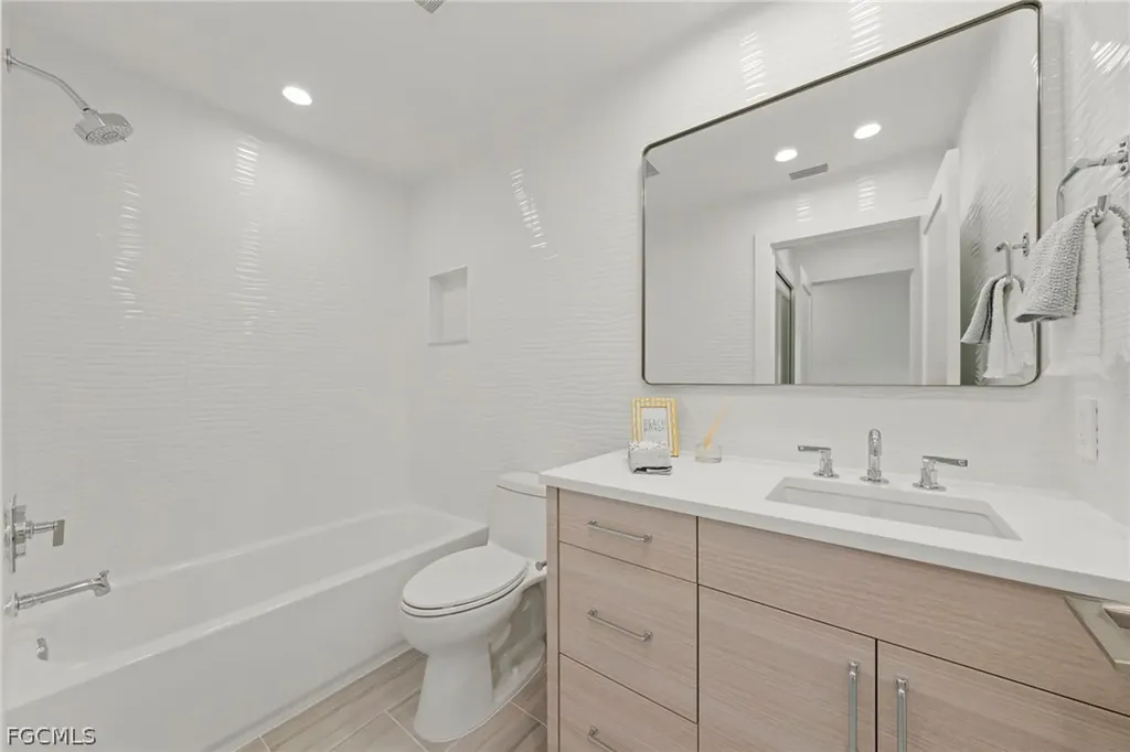 25 Beach Homes Captiva FL 33924