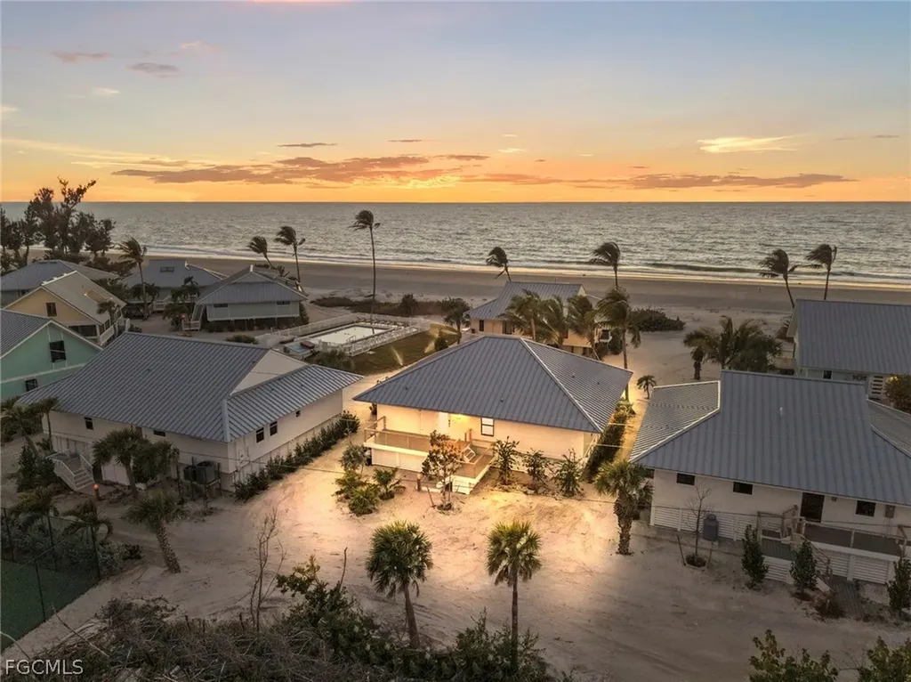 25 Beach Homes Captiva FL 33924