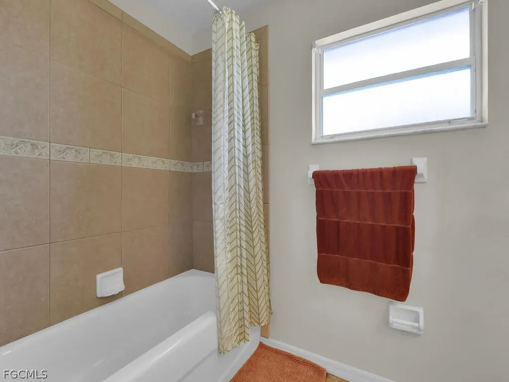 1208/1210 SE 24th Avenue Cape Coral FL 33990
