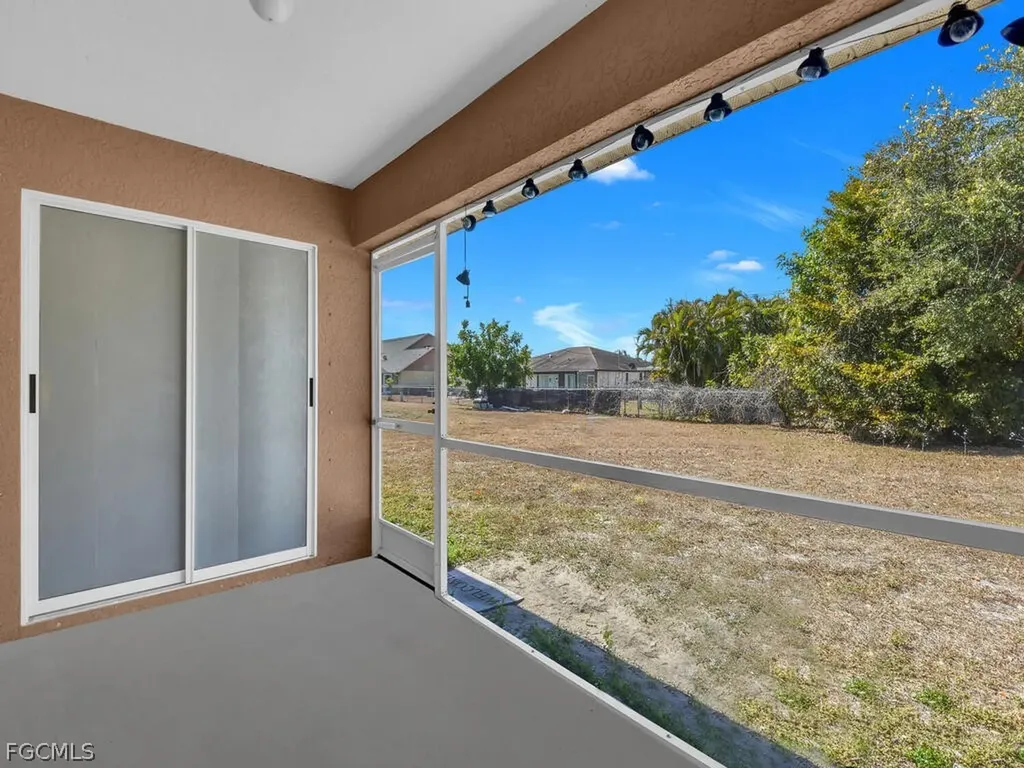 1208/1210 SE 24th Avenue Cape Coral FL 33990