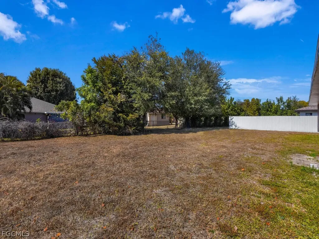 1208/1210 SE 24th Avenue Cape Coral FL 33990