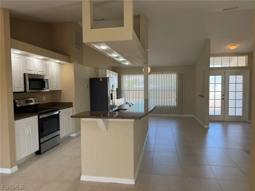 414 SE 7th Street Cape Coral FL 33990