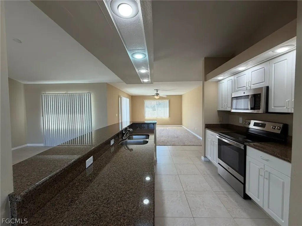 414 SE 7th Street Cape Coral FL 33990