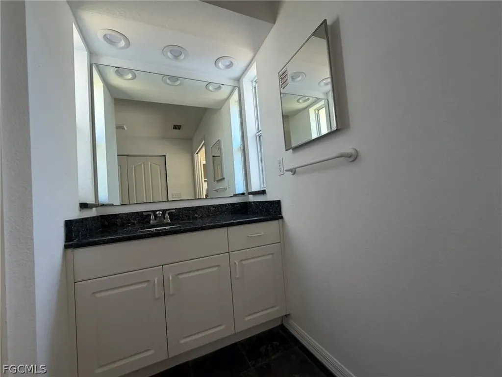 414 SE 7th Street Cape Coral FL 33990