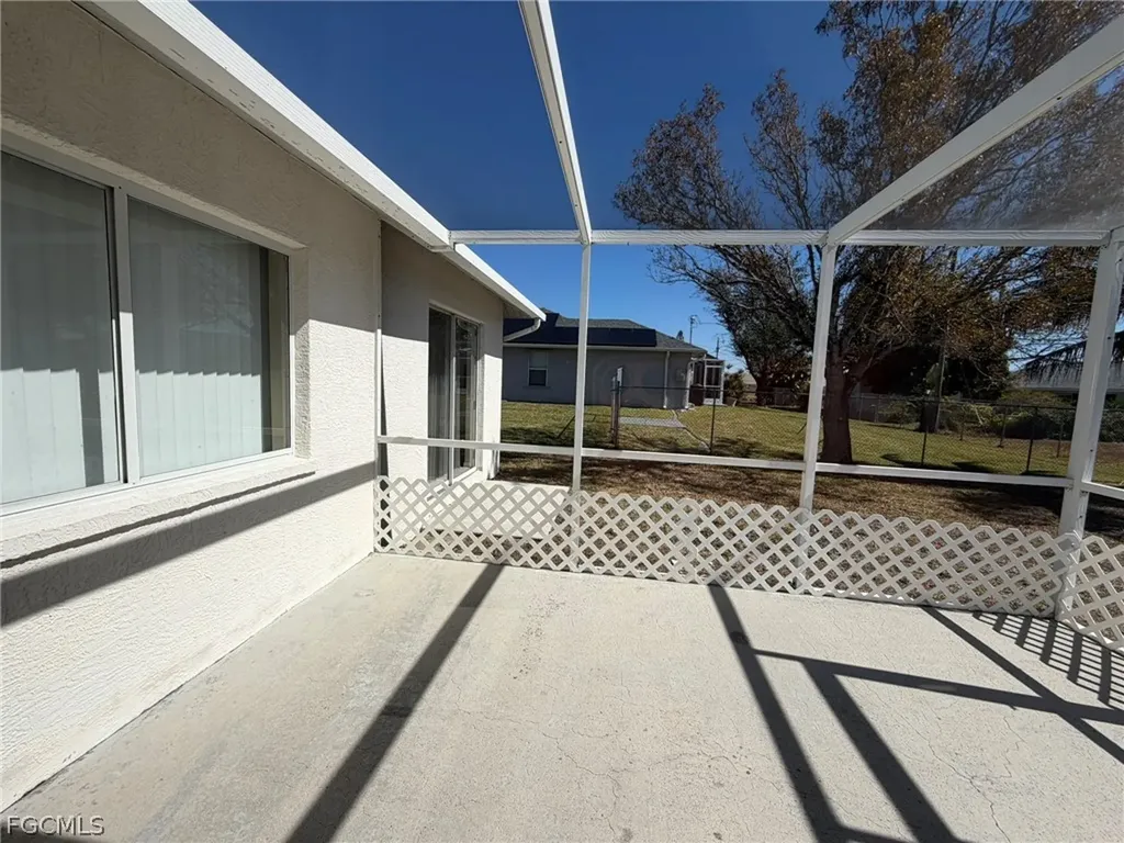 414 SE 7th Street Cape Coral FL 33990