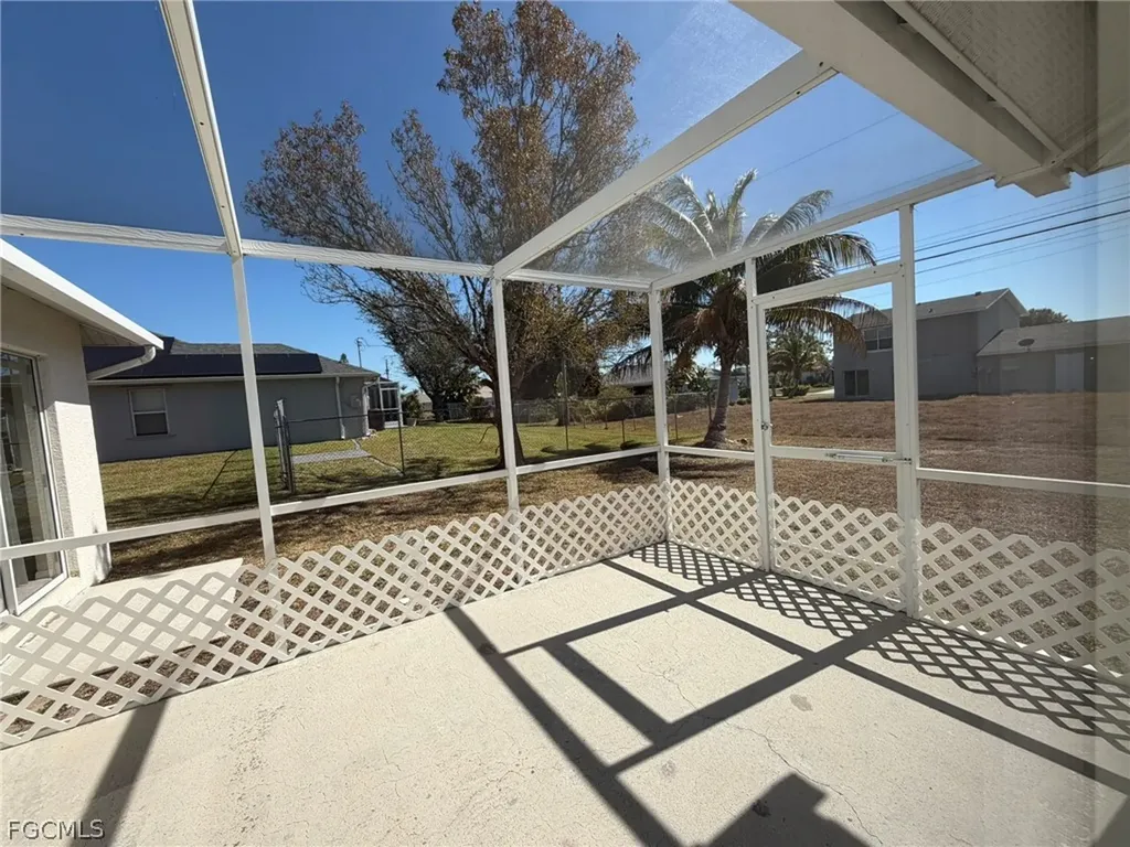 414 SE 7th Street Cape Coral FL 33990