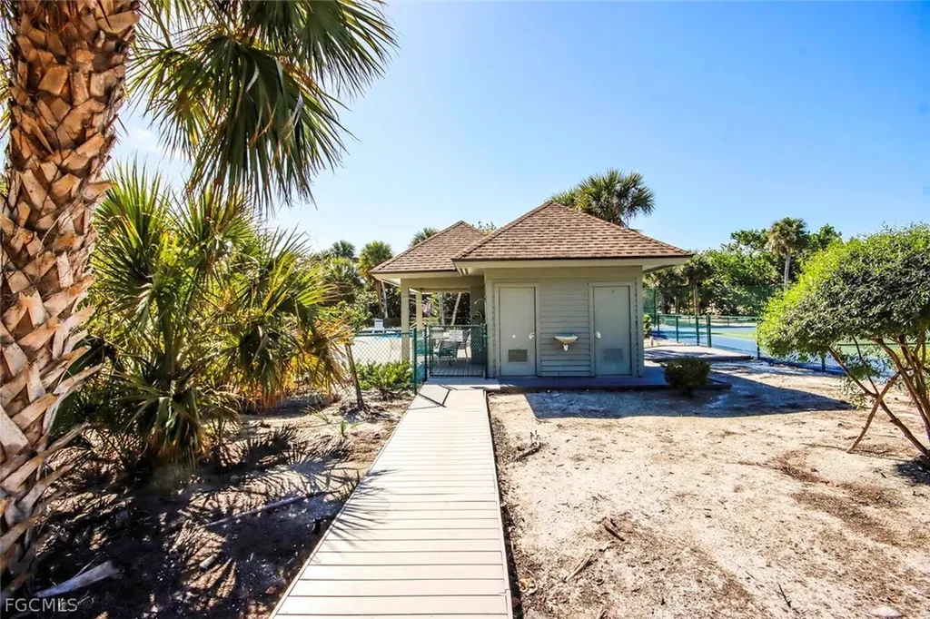706 Gopher Walk Way Sanibel FL 33957