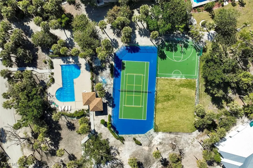 706 Gopher Walk Way Sanibel FL 33957