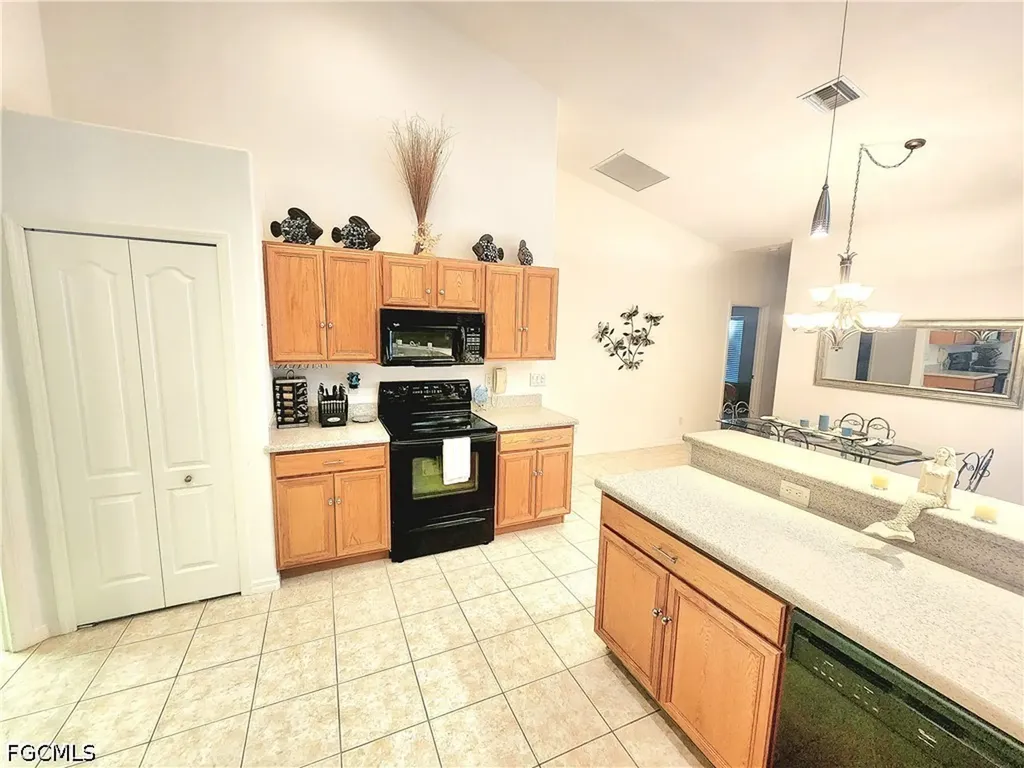 2863 SW 24th Avenue Cape Coral FL 33914