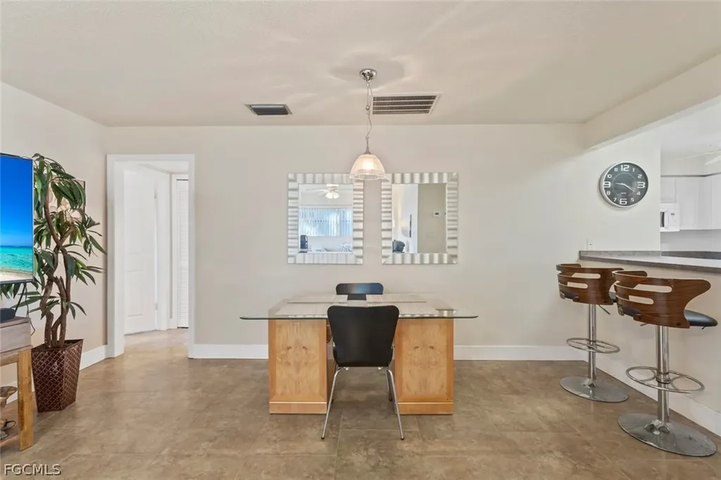 1754 Beach Parkway Cape Coral FL 33904