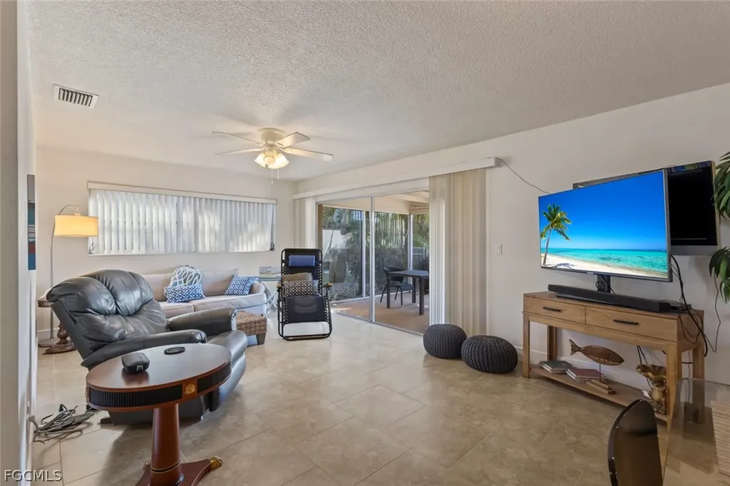 1754 Beach Parkway Cape Coral FL 33904