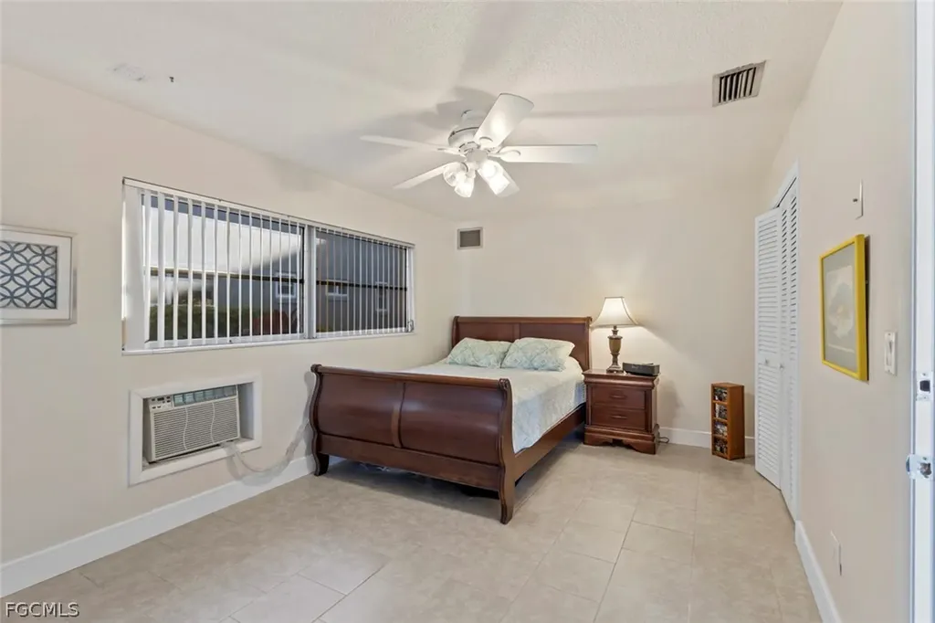 1754 Beach Parkway Cape Coral FL 33904