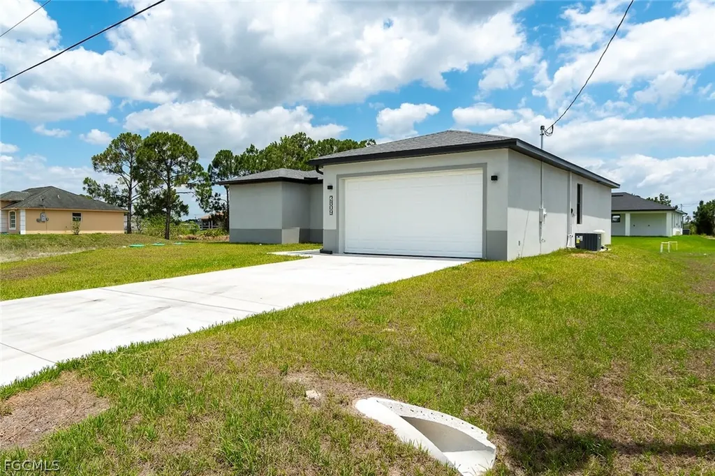 2907 Colin Avenue S Lehigh Acres FL 33976