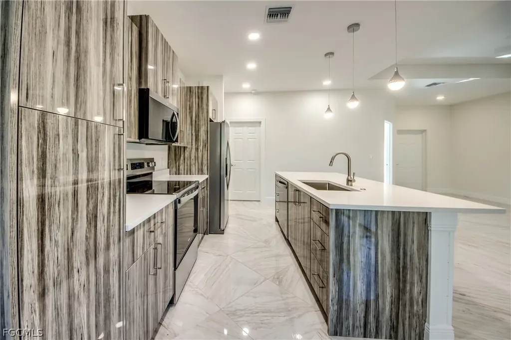 2512 48th Street W Lehigh Acres FL 33971