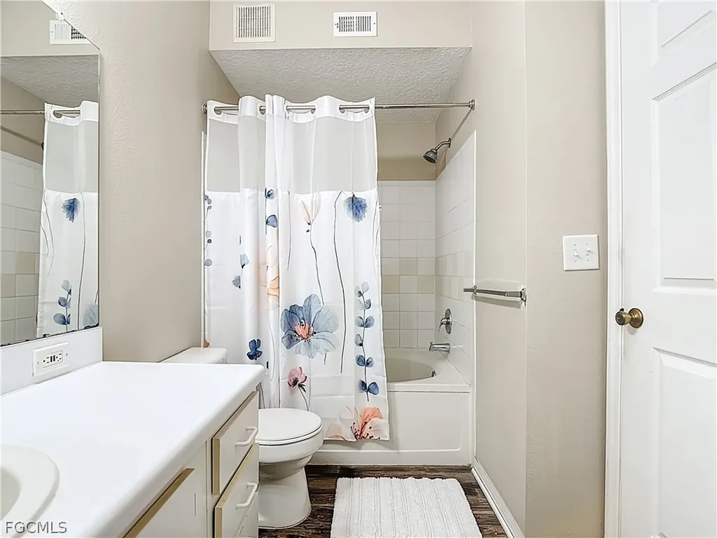 11490 Villa Grand Fort Myers FL 33913