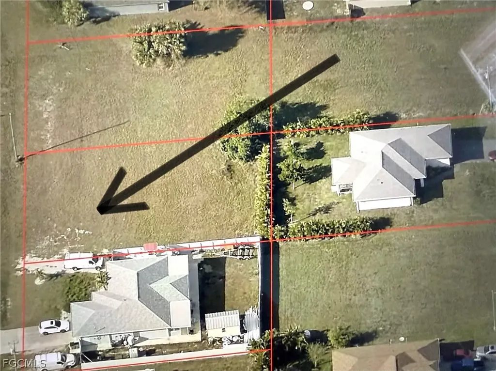 2911 NE 2nd Place Cape Coral FL 33909