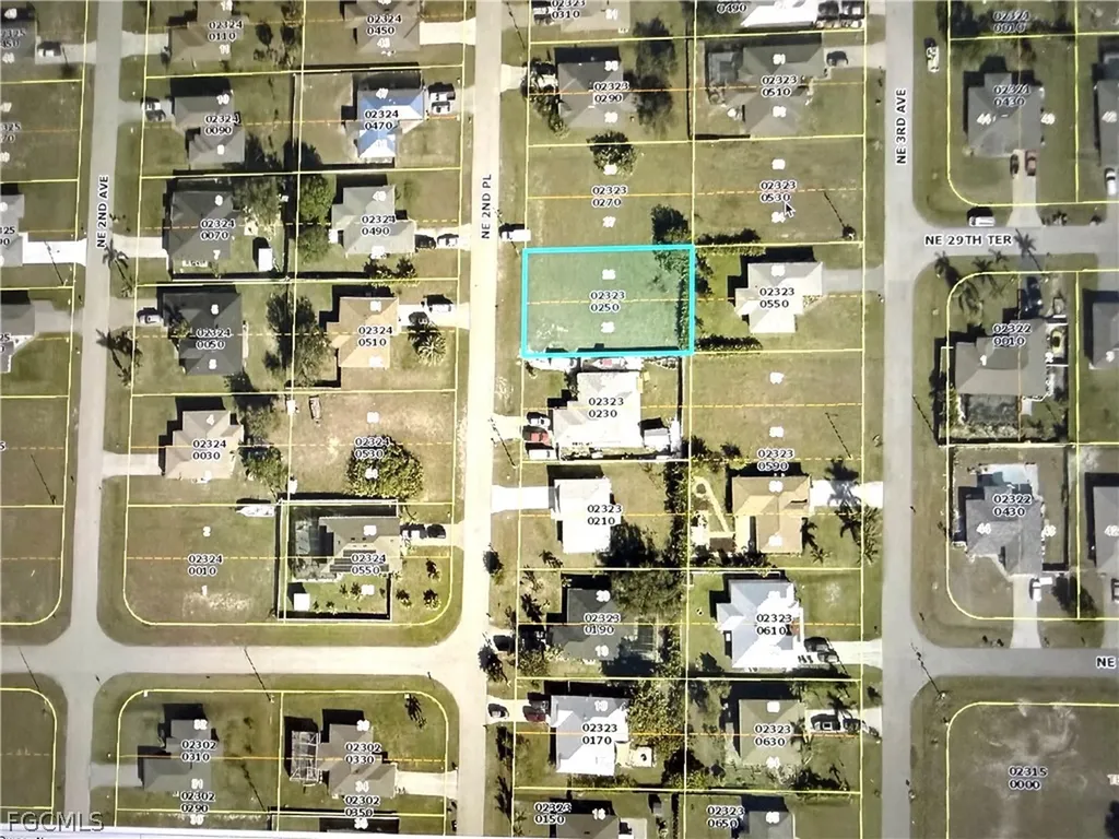 2911 NE 2nd Place Cape Coral FL 33909