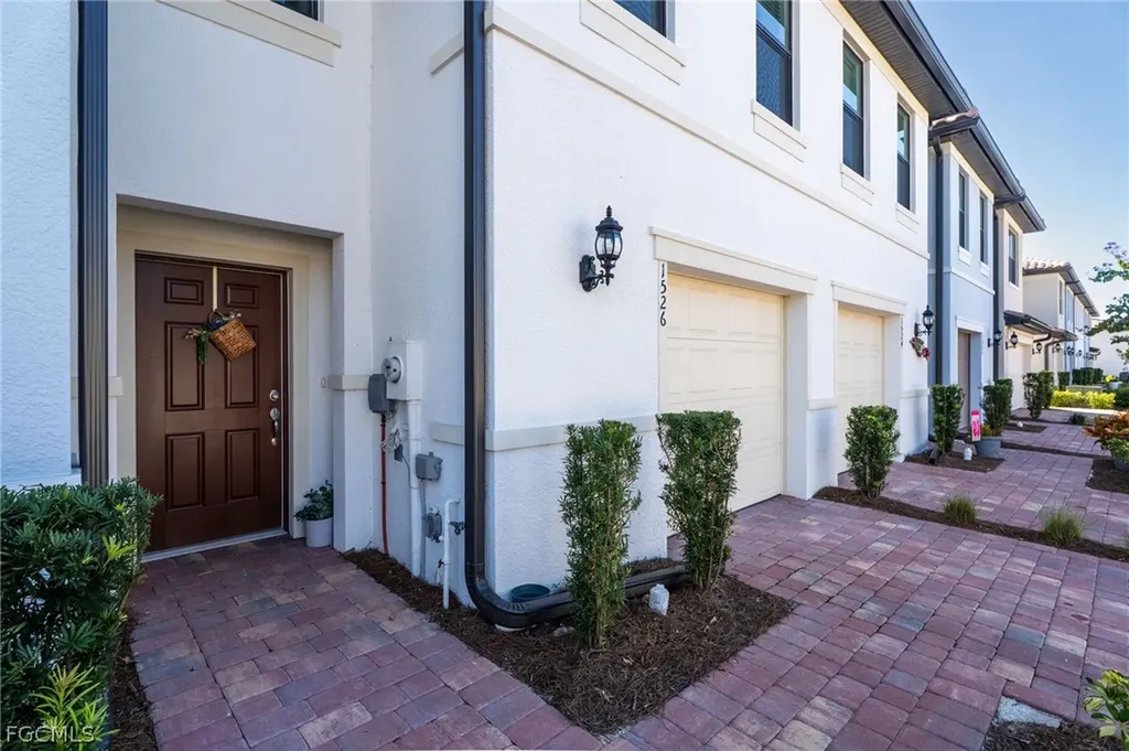 1526 Lake Jessup Circle Cape Coral FL 33909