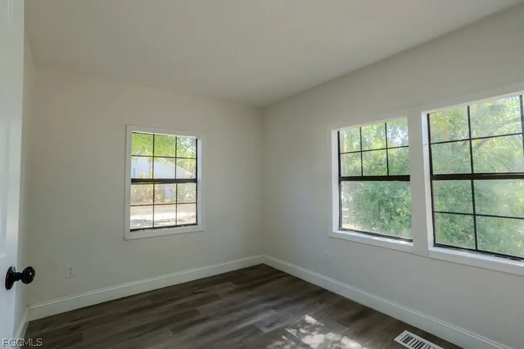 599 Carolina Avenue Fort Myers FL 33905