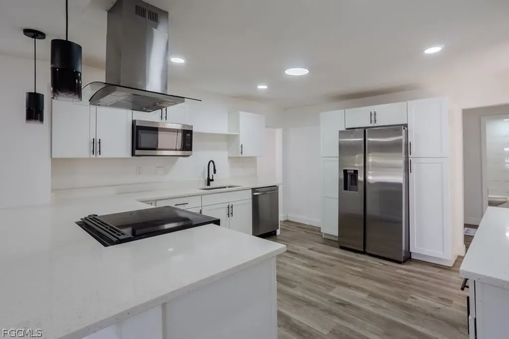 599 Carolina Avenue Fort Myers FL 33905