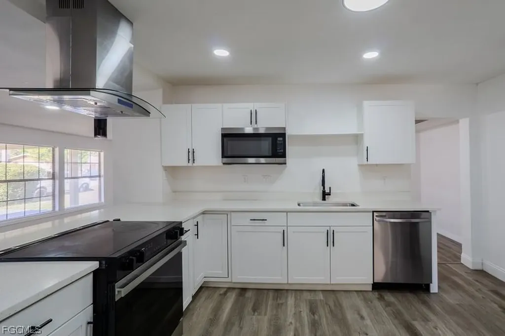 599 Carolina Avenue Fort Myers FL 33905